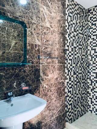 Апарт-отели Seafront Apartments Улцинь Стандартный трехместный номер с видом на море-26